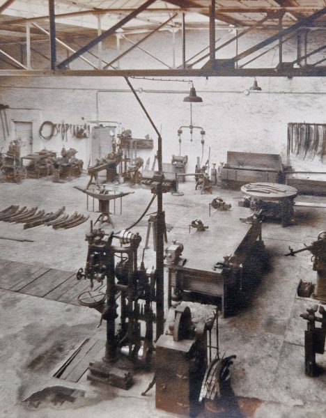 Entrepôt et forge pour les ressorts